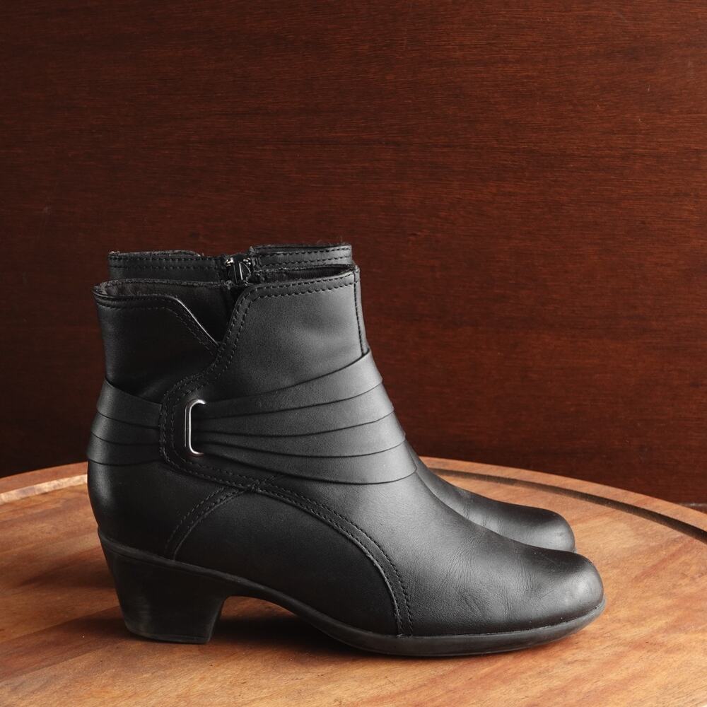 Clarks Boots Womens Size 6M Black Leather Bendables Ingalls Mood Ankle Side Zip